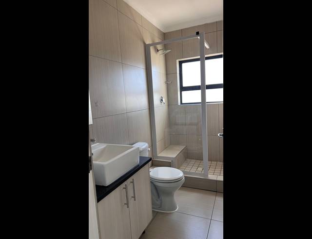 3 BEDROOM APARTMENT TO LET IN PARKLANDS